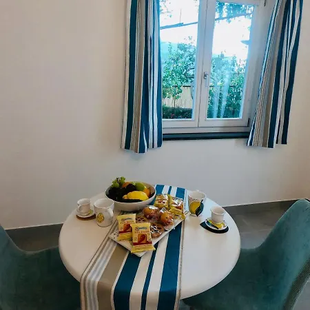 Flavia's Lemons 3* Σορέντο