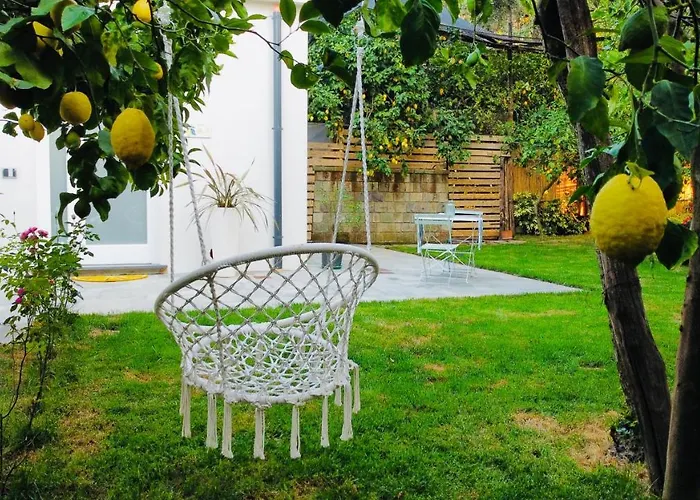 Alojamento de Acomodação e Pequeno-almoço Flavia's Lemons 3*